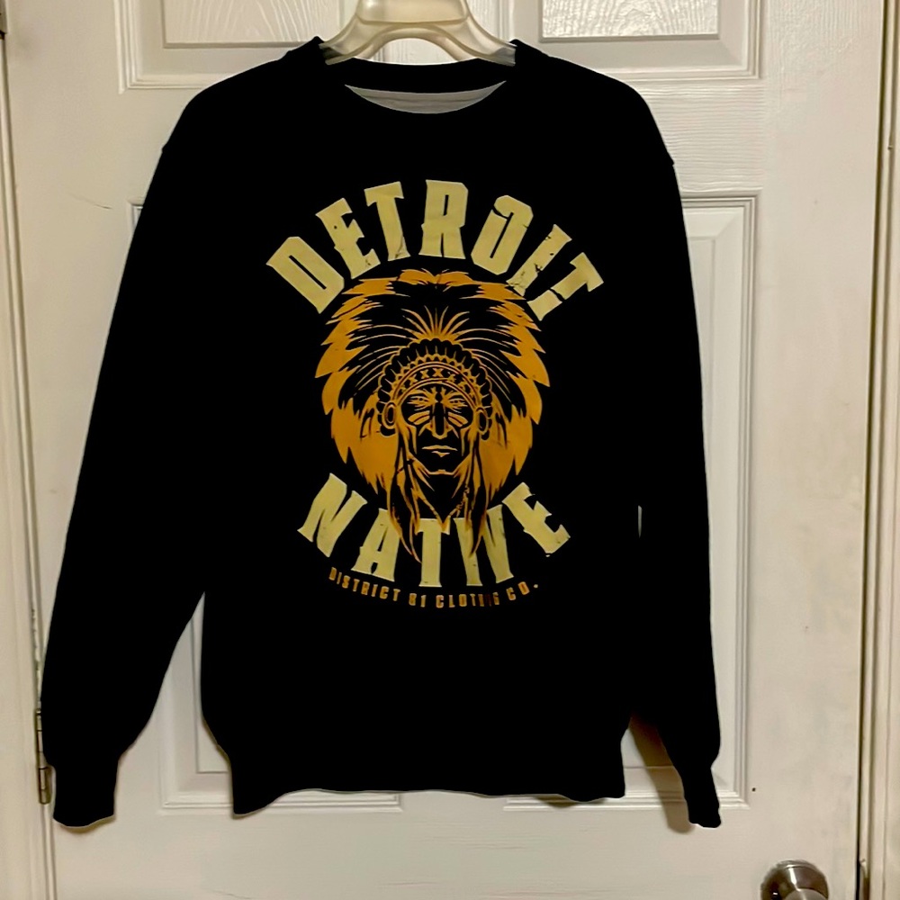Sweatshirt